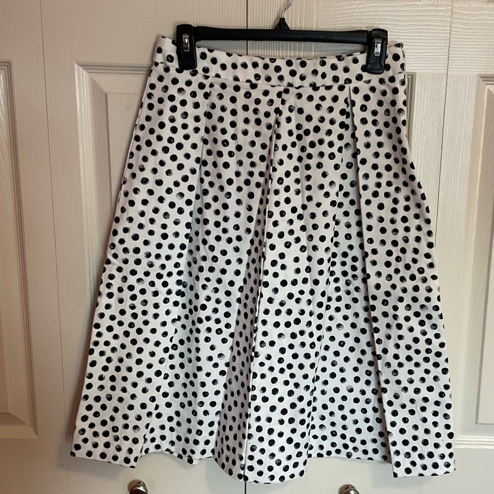 WHO WHAT WEAR Pleated Polka Dot Skirt - EUC